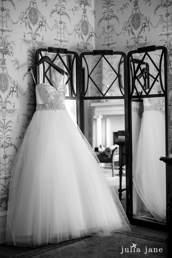 Timeless Wedding Photography by Connecticut Wedding Photographer Julia Jane Studios  